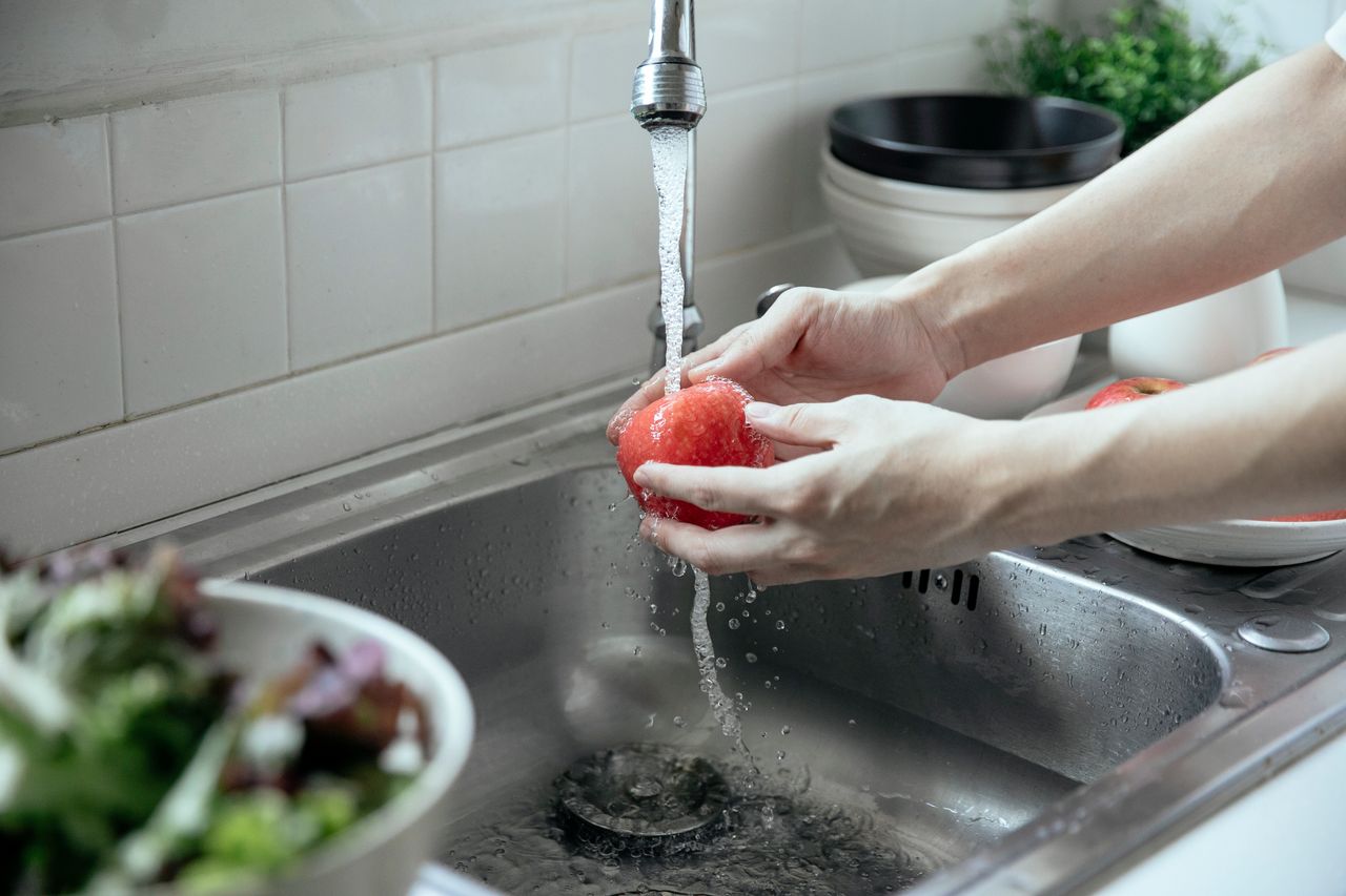 Comment Bien Laver ses Fruits et Légumes : les Bons Gestes